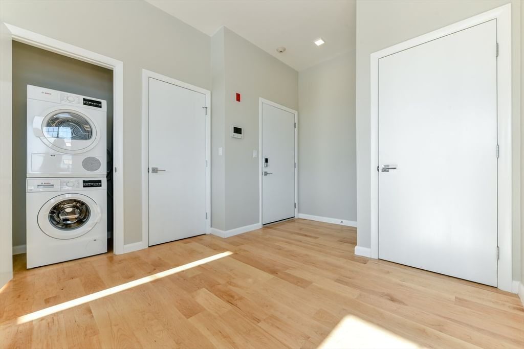 87 Parker St #403 Chelsea — Photo 15 of 35
