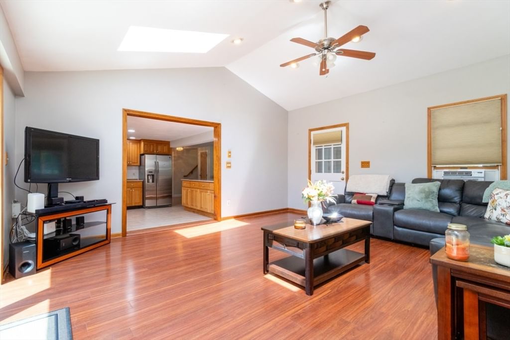 10 Ellis St Medway — Photo 4 of 42