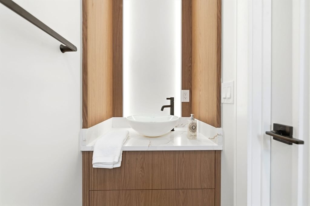 39 G St Boston — Photo 14 of 39