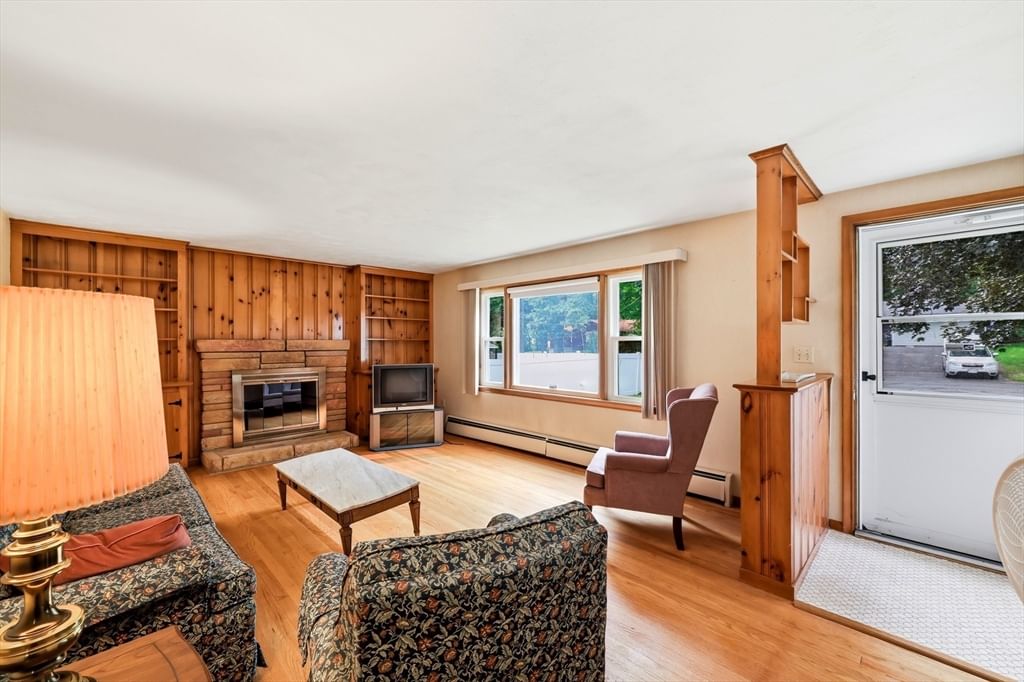 214 Forest Hills Rd, Springfield, MA Photo #5
