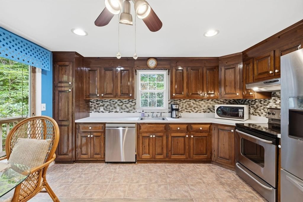 25 Muskegat Rd Falmouth — Photo 13 of 42