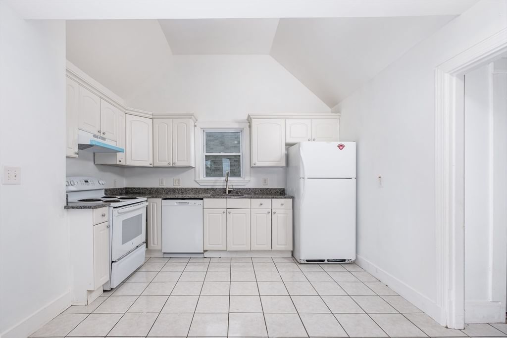 Photo of 35-37 Calhoun AVE, Everett, MA