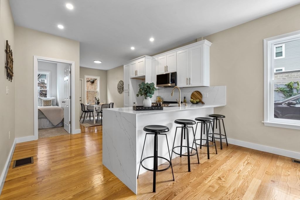 362 Silver St Boston — Photo 2 of 24