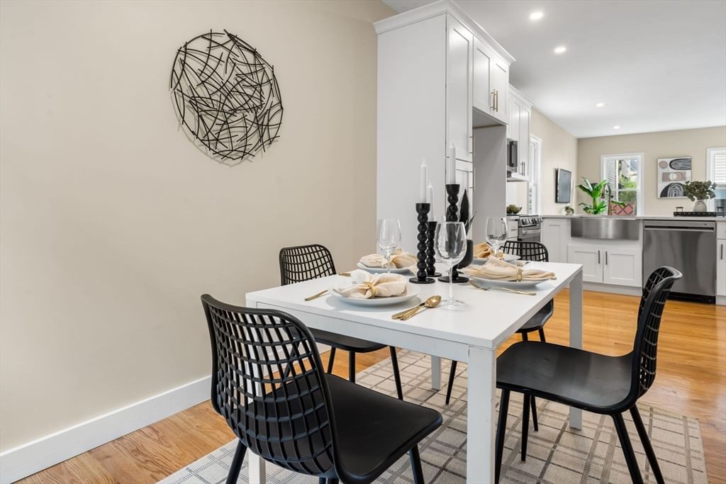 362 Silver St Boston — Photo 8 of 24