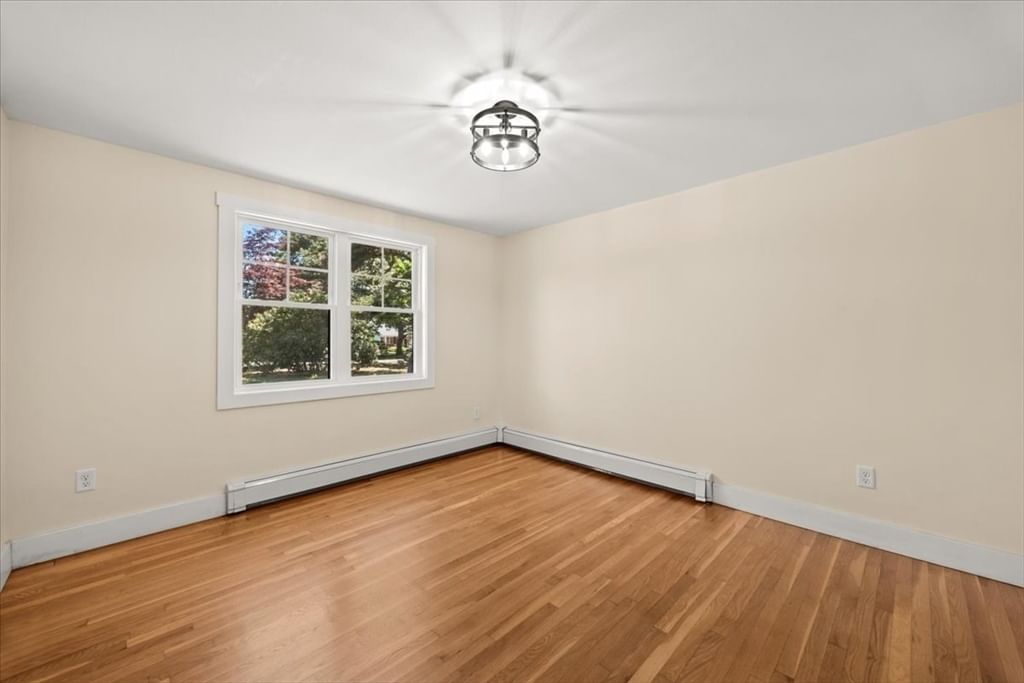 33 Runestone Rd Yarmouth — Photo 11 of 41