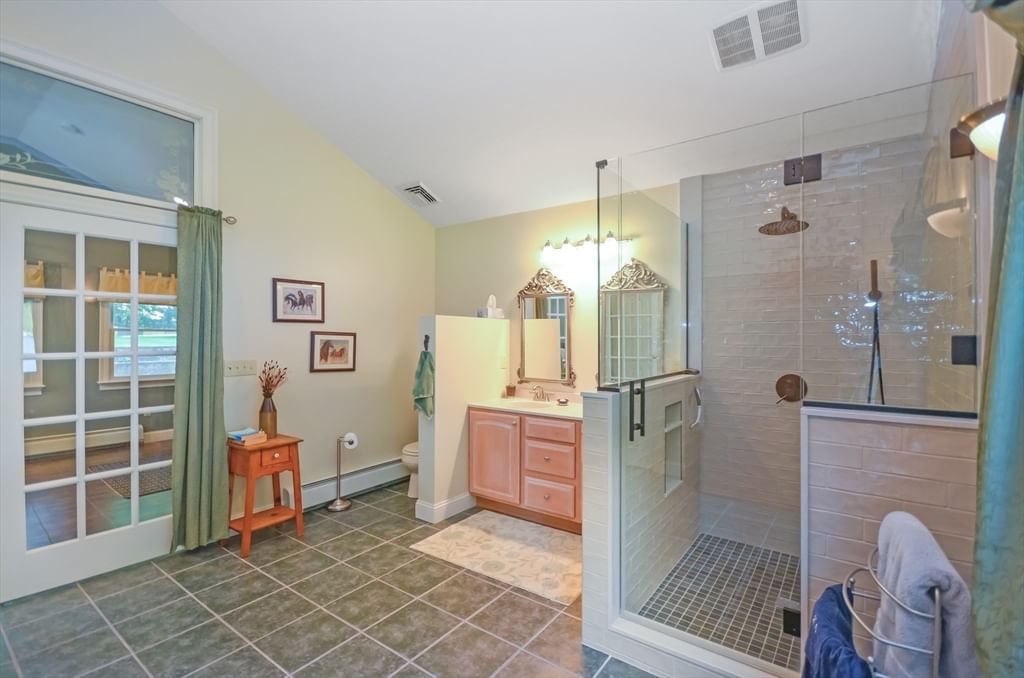 34 Macarthur Dr Millbury — Photo 17 of 42