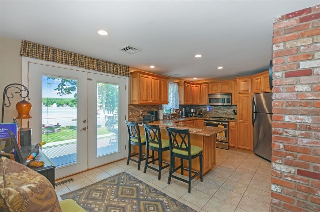 34 Macarthur Dr Millbury — Photo 18 of 42
