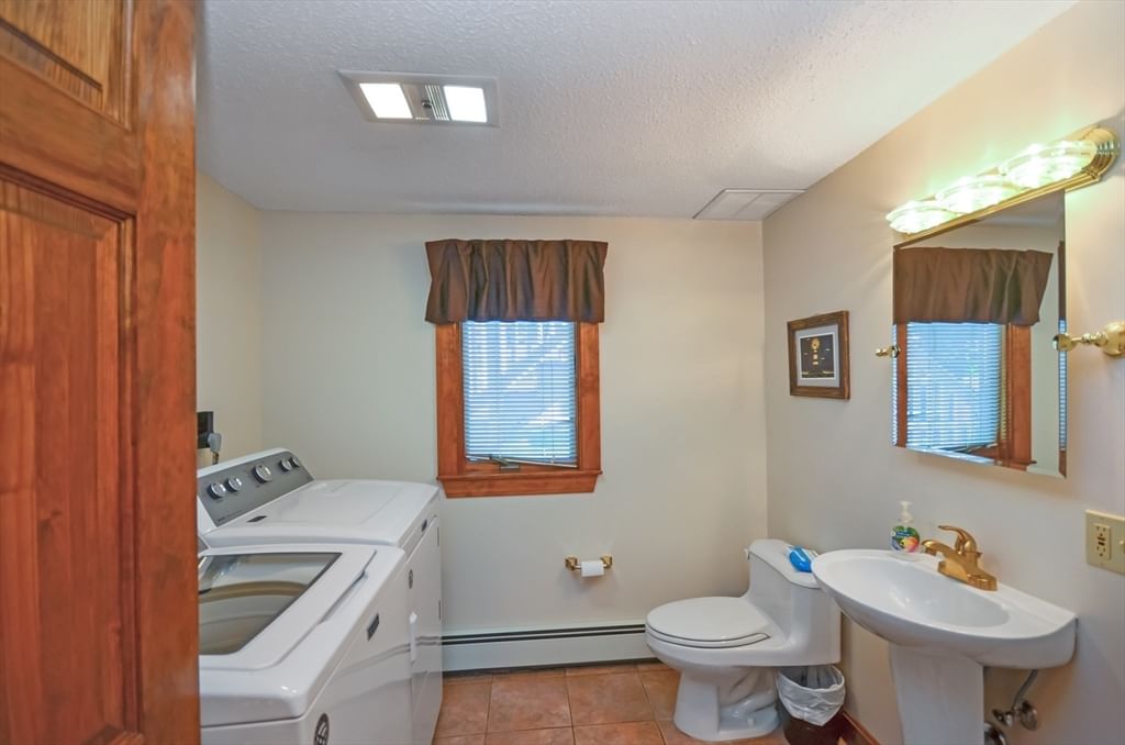 34 Macarthur Dr Millbury — Photo 34 of 42