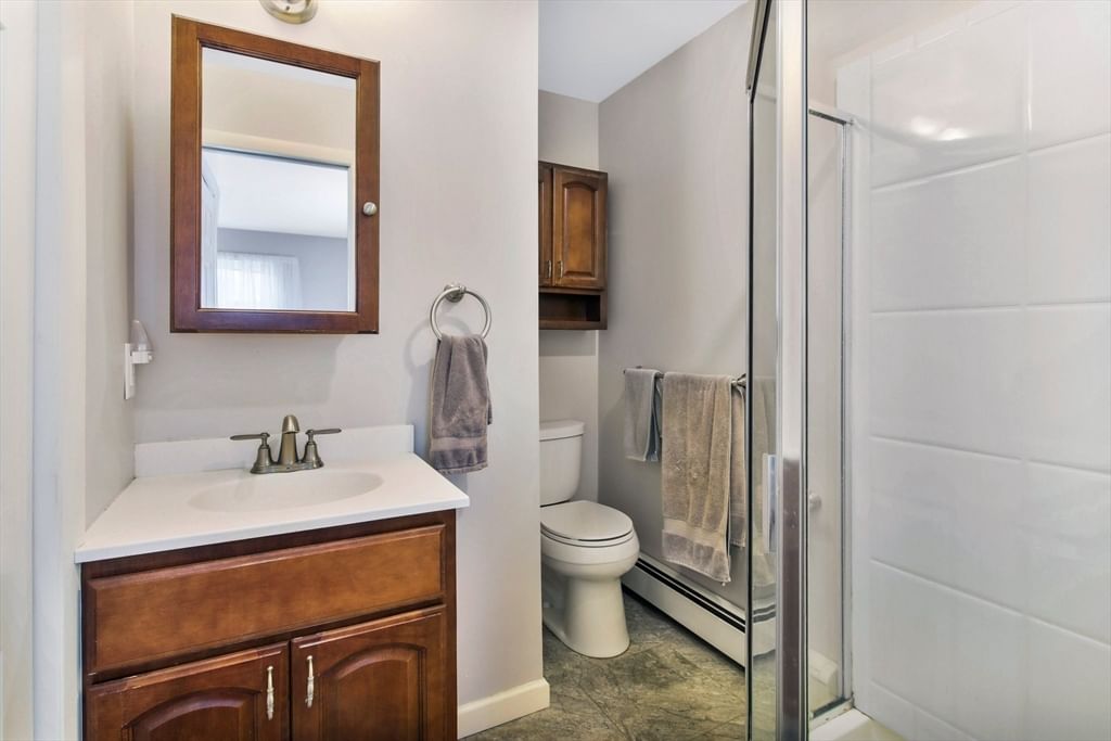 76 Glenwood Dr, Westfield, MA Photo #25
