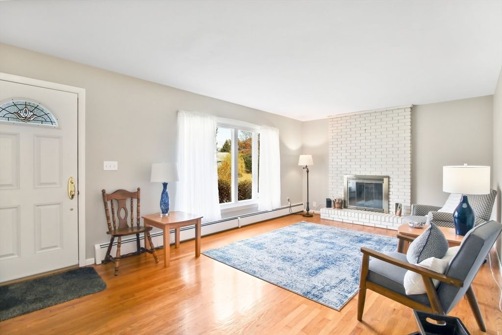 76 Glenwood Dr, Westfield, MA Photo #3