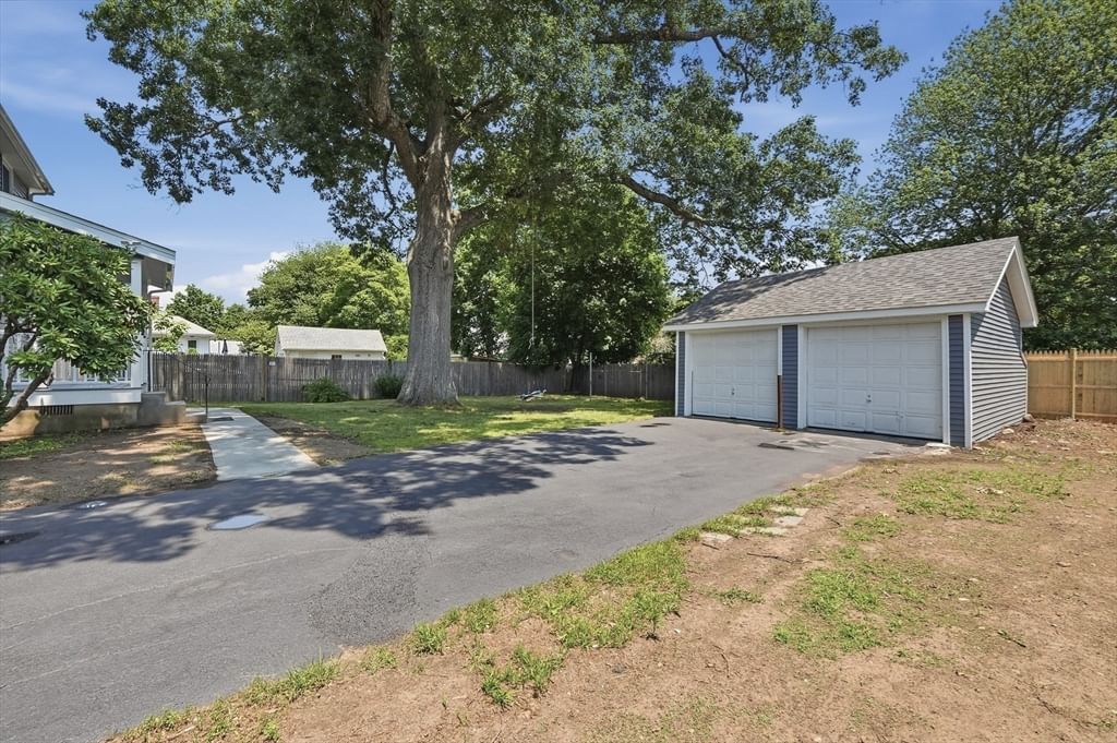 190 Manomet St Brockton — Photo 10 of 39