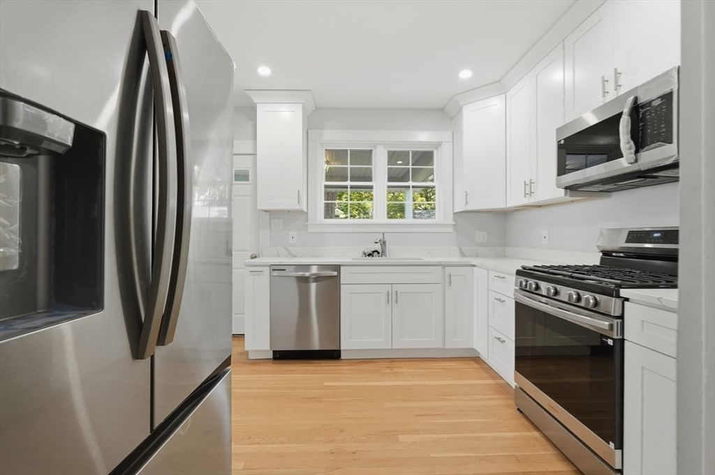 190 Manomet St Brockton — Photo 18 of 39