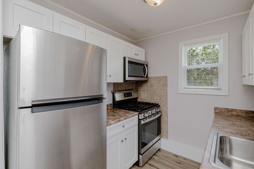 154 Mott St Fall River — Photo 11 of 42