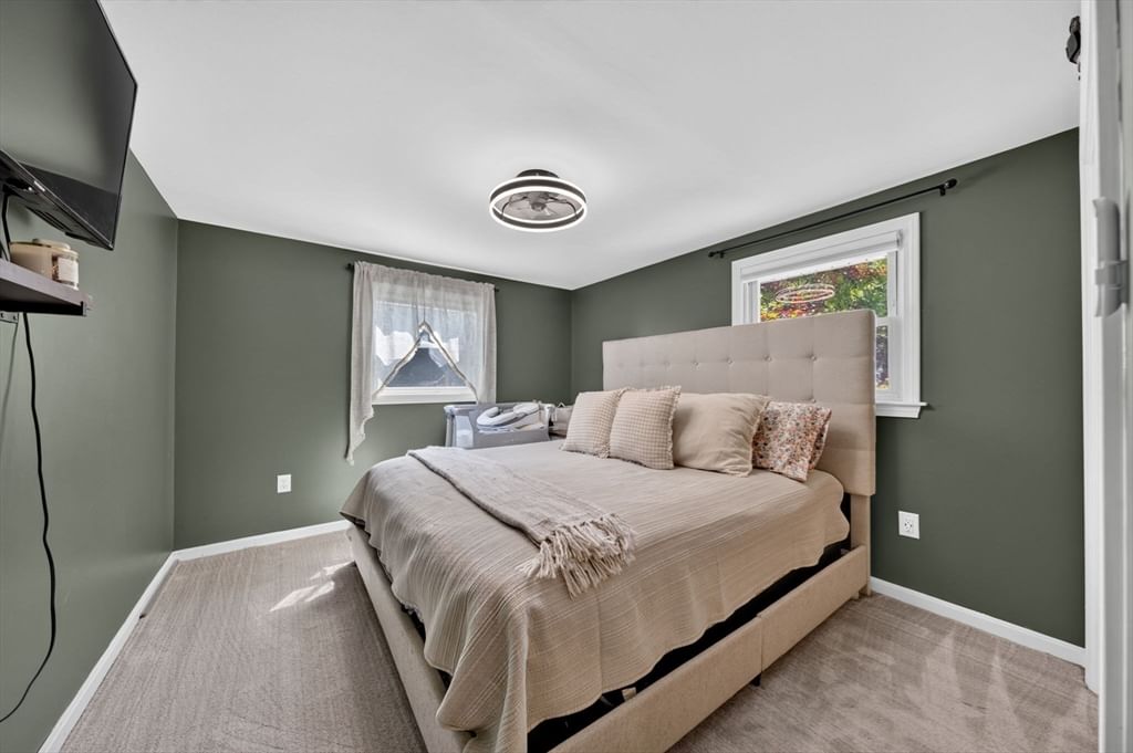 26 Algerine St, Berkley, MA 02779 photo 4