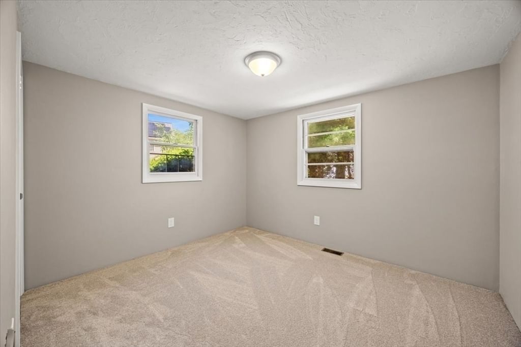 52 Jacob St Brockton — Photo 10 of 40