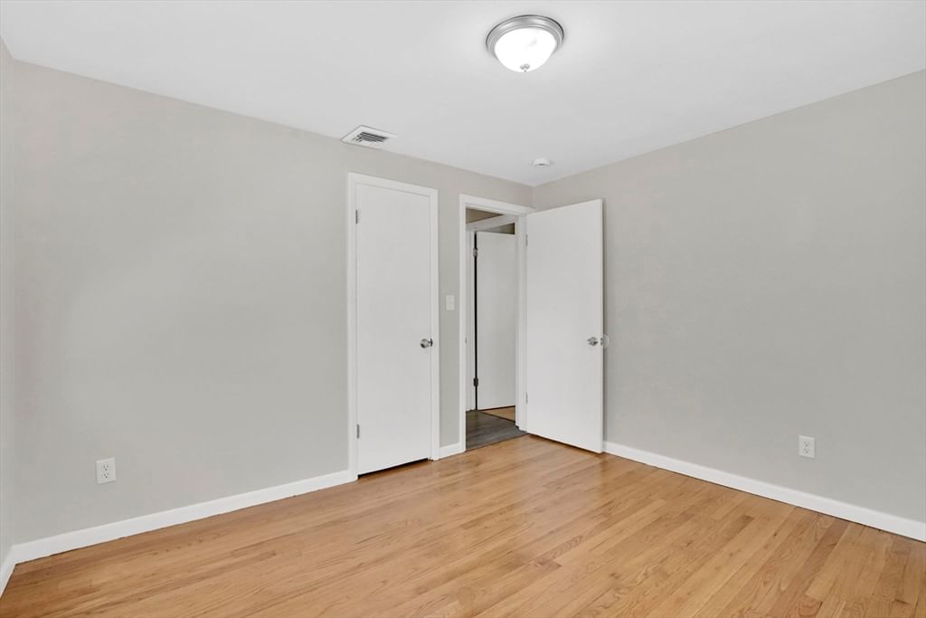 85 Bircham St Springfield — Photo 18 of 33
