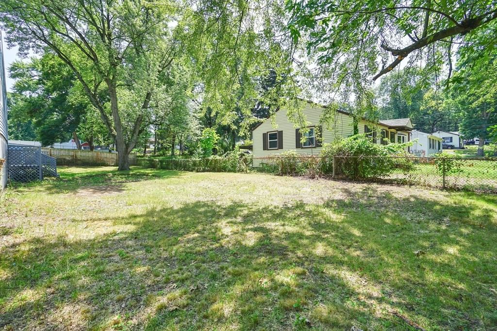 85 Bircham St Springfield — Photo 8 of 33