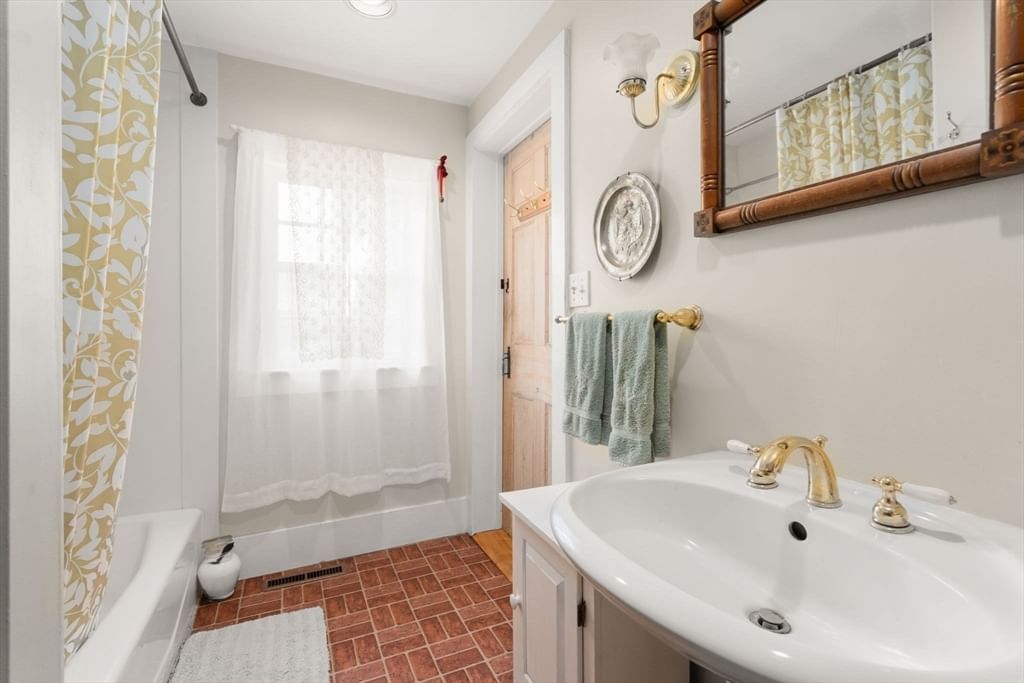287 Williamsburg, Conway, MA 01096 photo 5