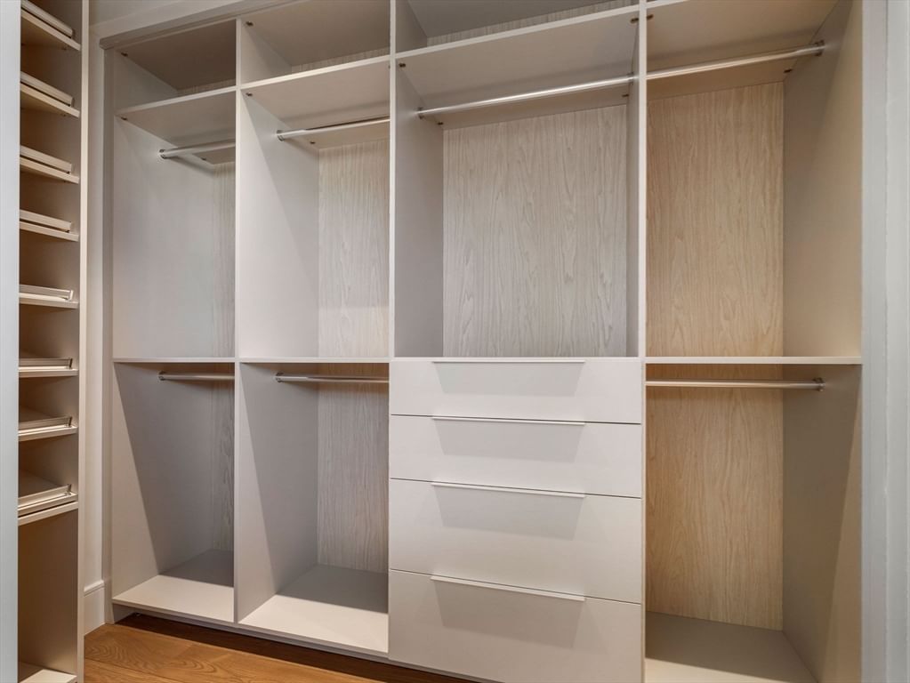 561 E Broadway #561 Boston — Photo 13 of 36