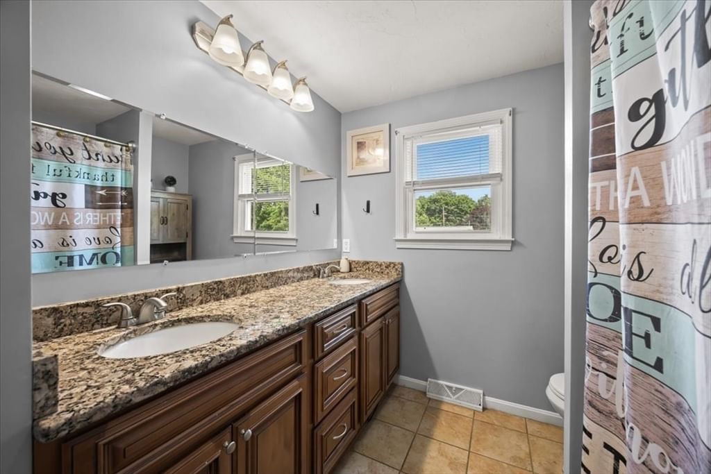38 County St, Blackstone, MA 01504 photo 5