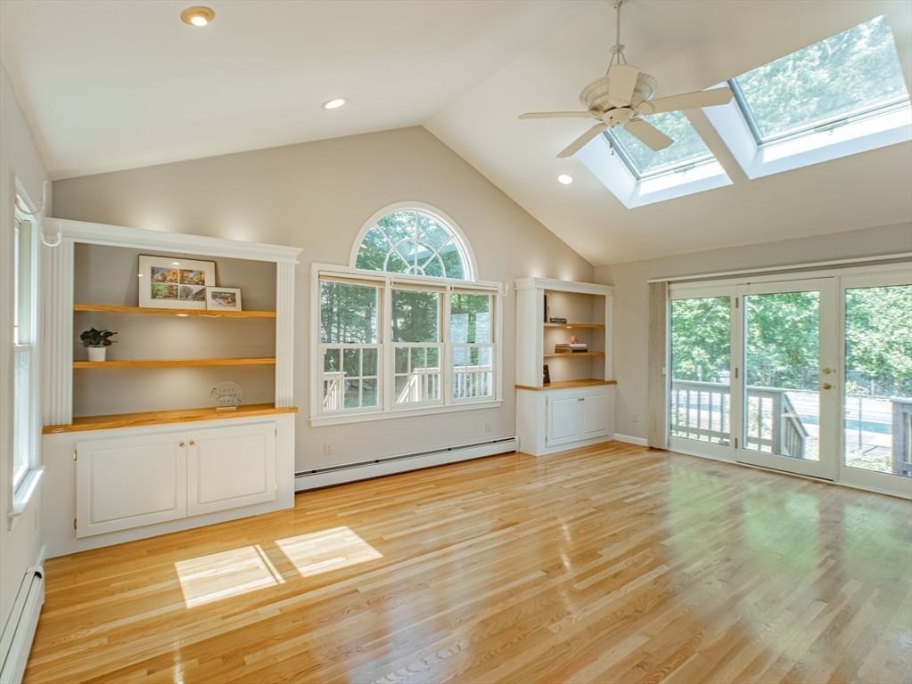4 Flint Meadow Ln Shrewsbury — Photo 12 of 36