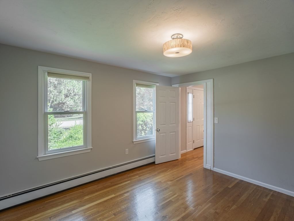 4 Flint Meadow Ln Shrewsbury — Photo 16 of 36