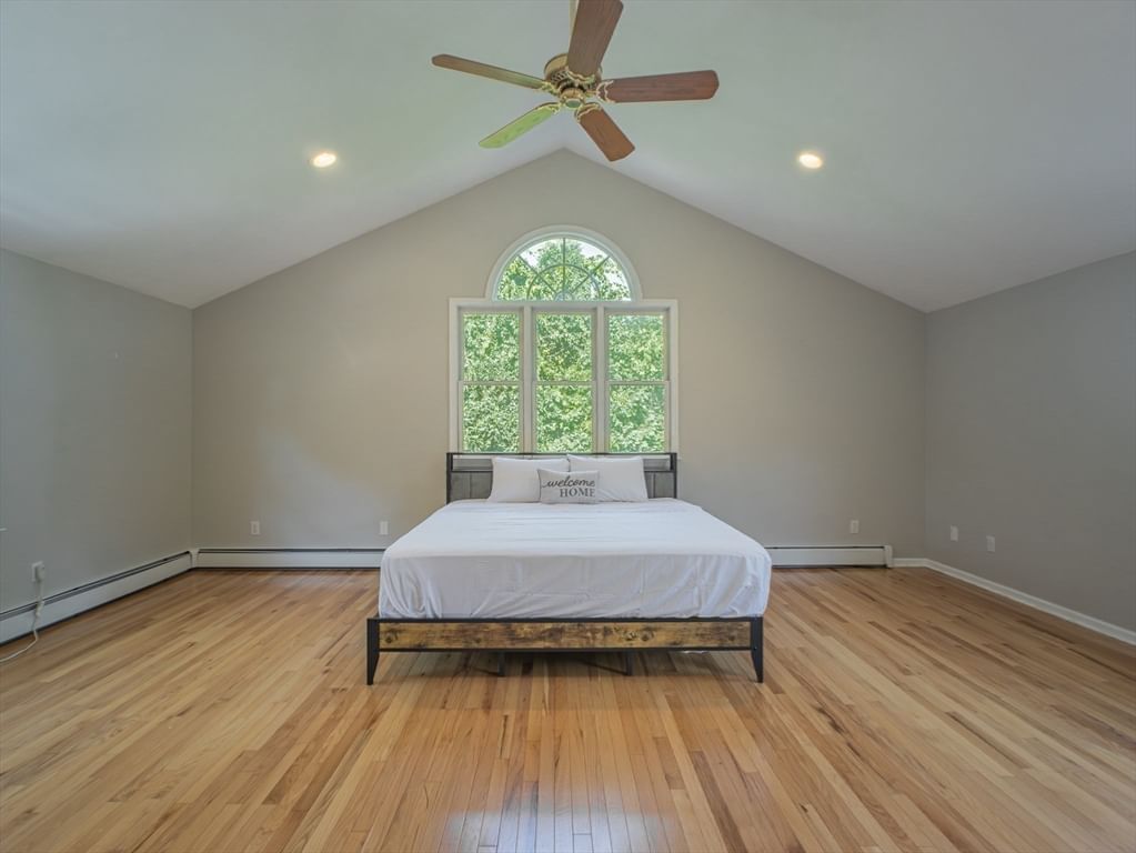 4 Flint Meadow Ln Shrewsbury — Photo 21 of 36