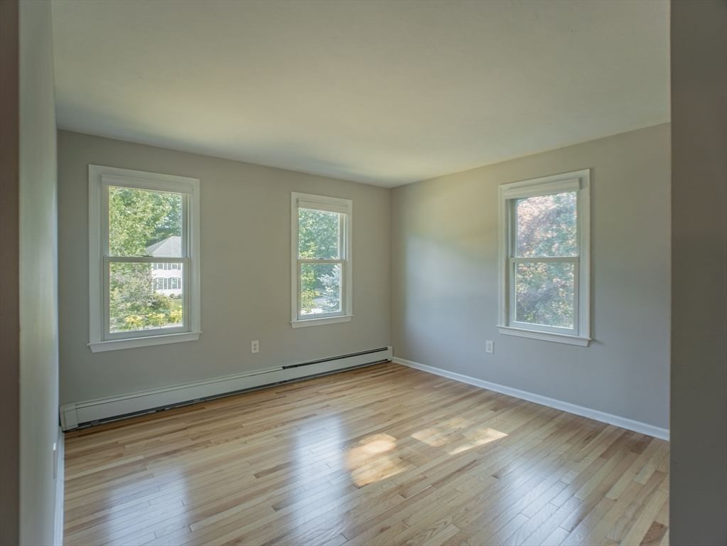 4 Flint Meadow Ln Shrewsbury — Photo 27 of 36