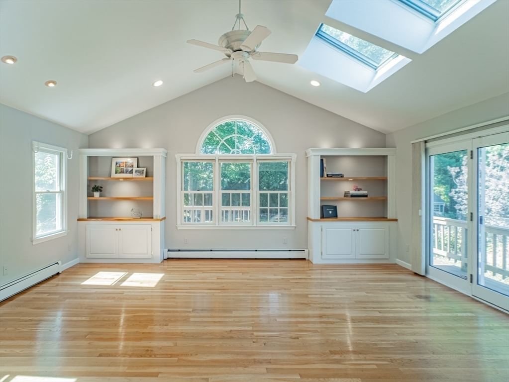 4 Flint Meadow Ln Shrewsbury — Photo 7 of 36