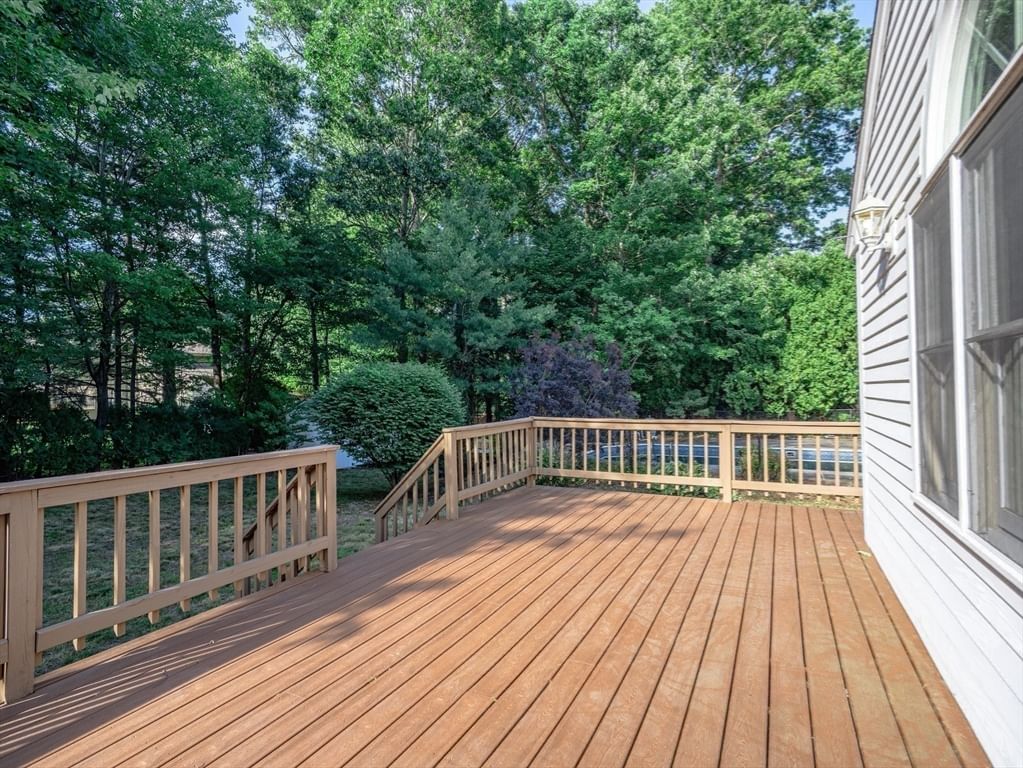4 Flint Meadow Ln Shrewsbury — Photo 8 of 36