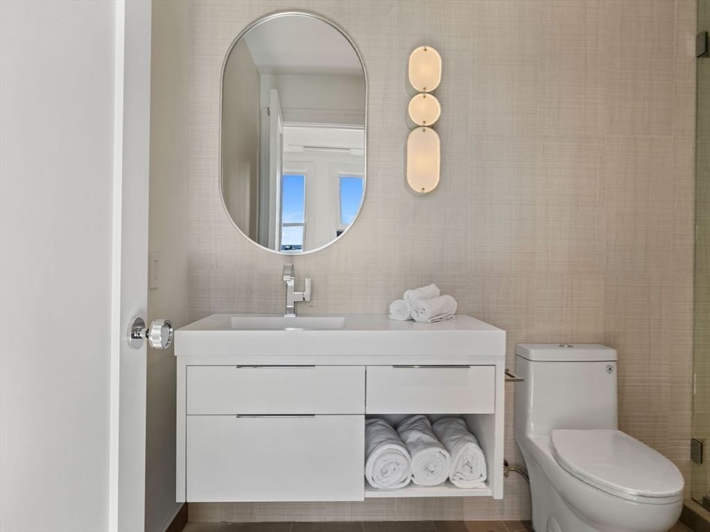 561 E Broadway #561 Boston — Photo 25 of 36