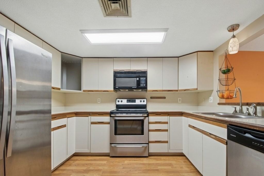 4 Herbert Drive #B Sutton — Photo 8 of 36