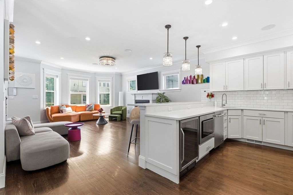 30 Port Norfolk St Boston — Photo 9 of 38
