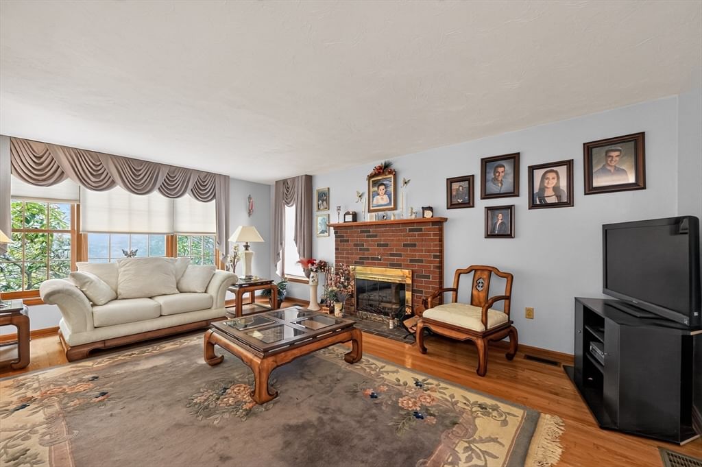 16 Hill St Shrewsbury — Photo 12 of 42