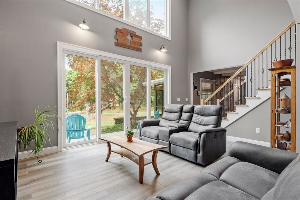 84 Burbank Ave, Warren, MA 01083 photo 3