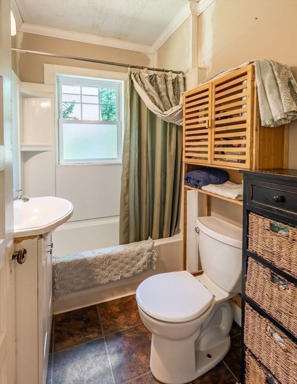 136 N Main St, Deerfield, MA 01373 photo 4
