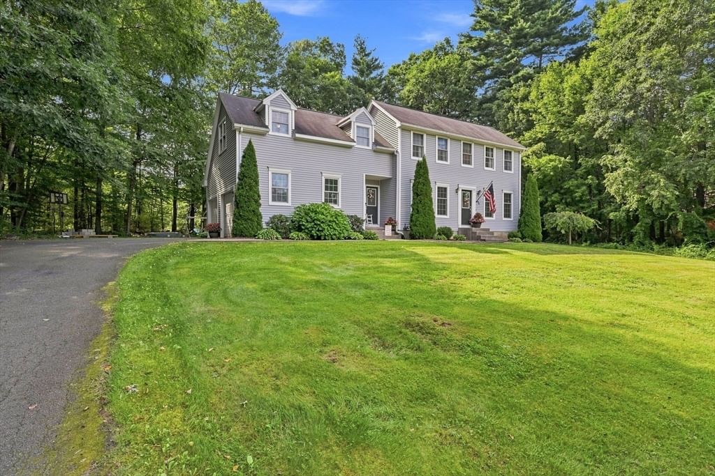 30 Sylvan Circle Belchertown — Photo 2 of 42