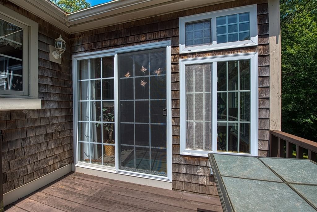 231 Thompson Street Halifax — Photo 12 of 40