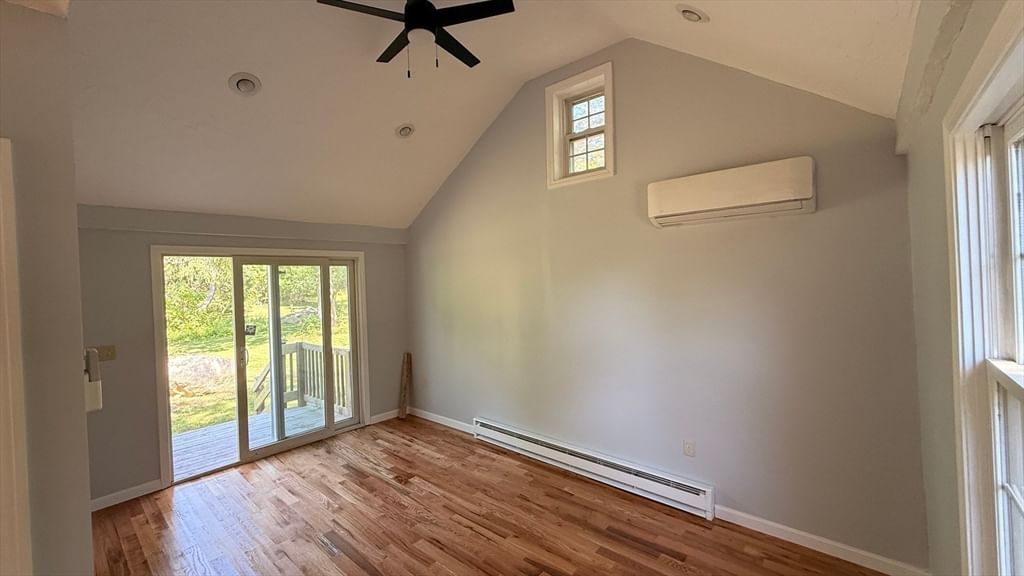 36 Spruce St Middleboro — Photo 10 of 19