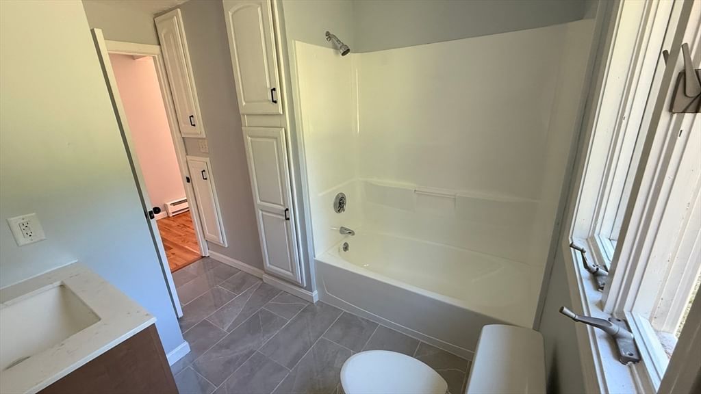 36 Spruce St Middleboro — Photo 8 of 19