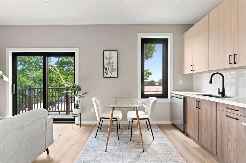 75 Maywood Boston — Photo 10 of 22
