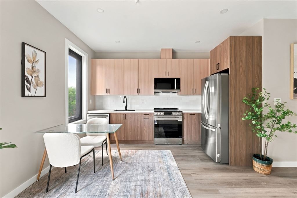 75 Maywood Boston — Photo 9 of 22