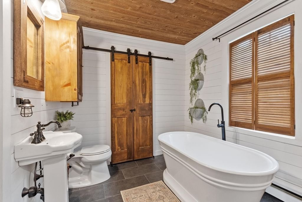 15 Chapel Street, Ashburnham, MA 01430 photo 5