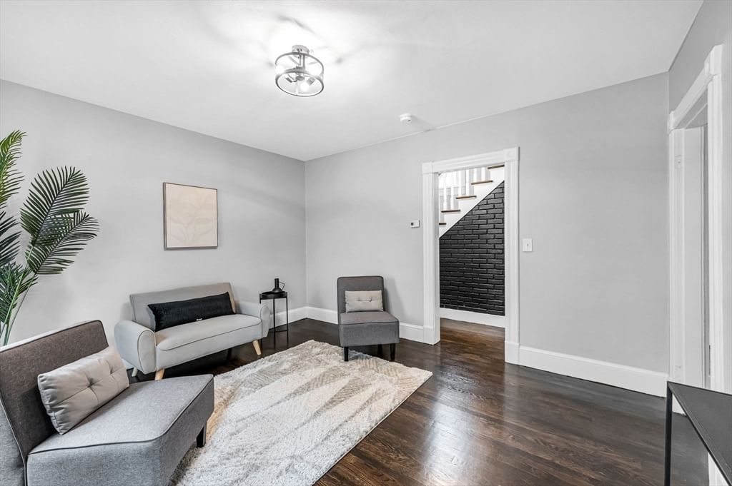 15 Myrtle Ave, Holyoke, MA 01040 photo 3