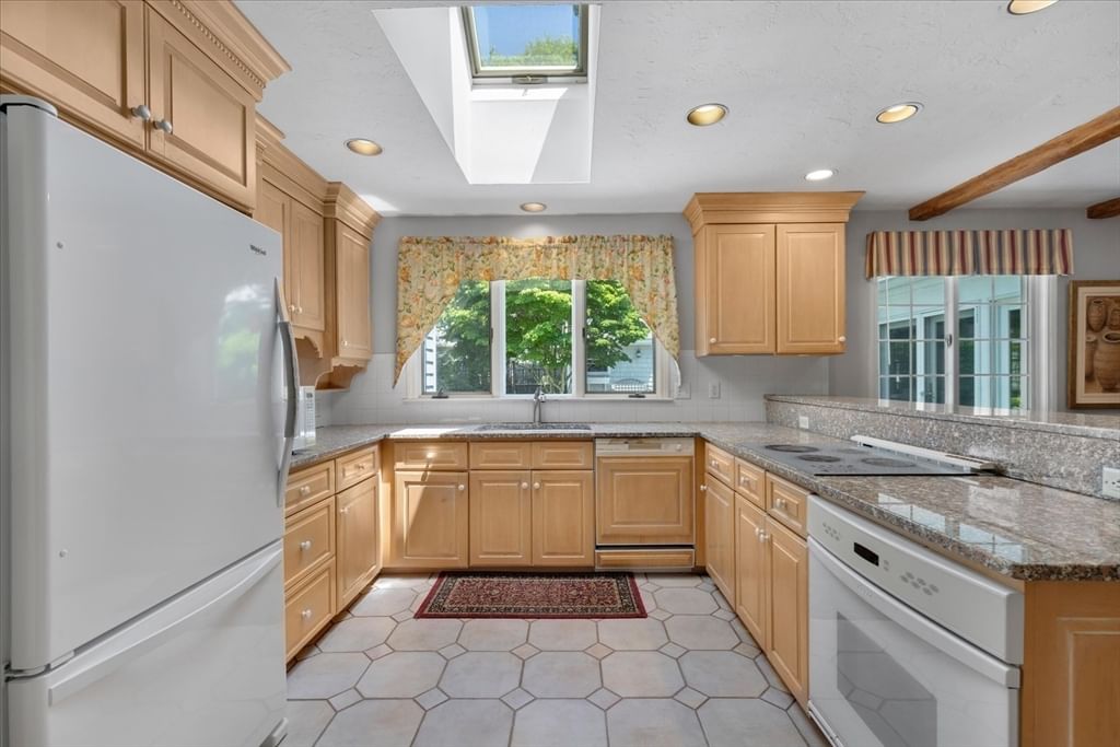 175 Hickory Hill Circle Barnstable — Photo 10 of 41