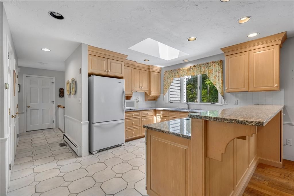 175 Hickory Hill Circle Barnstable — Photo 11 of 41