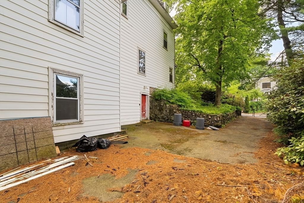 212 Chestnut Ave Boston — Photo 14 of 38