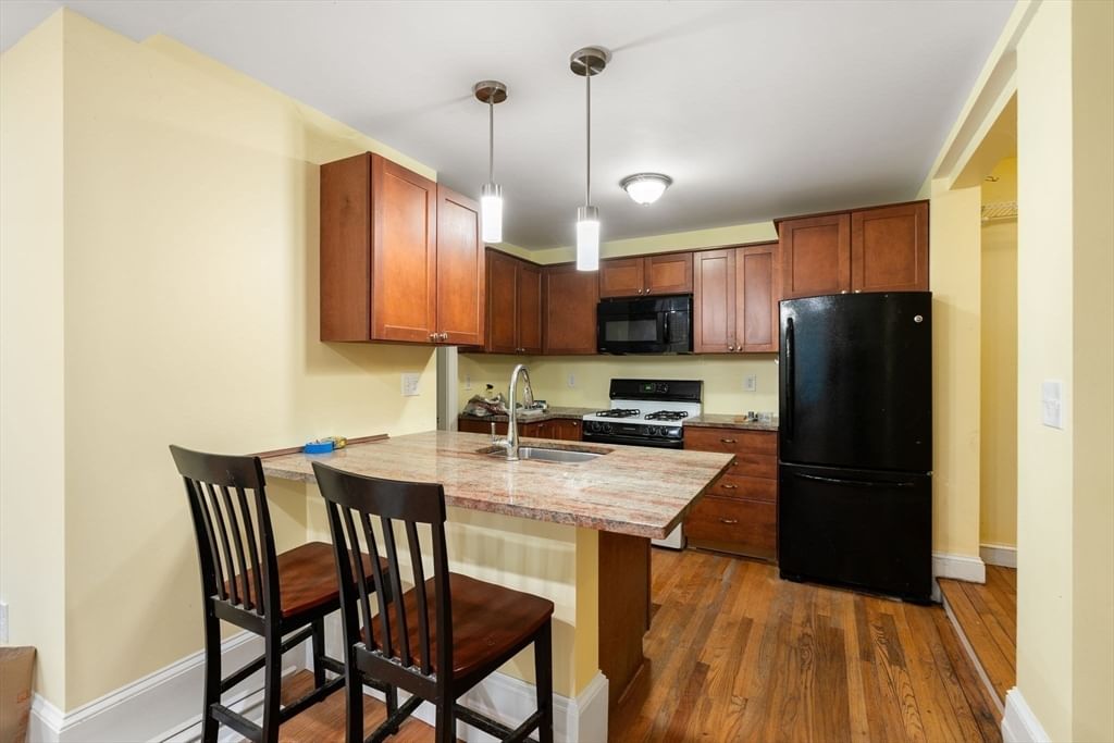 212 Chestnut Ave Boston — Photo 15 of 38