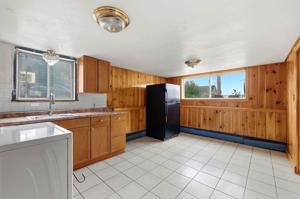 105 Oakwood Ave Revere — Photo 23 of 29