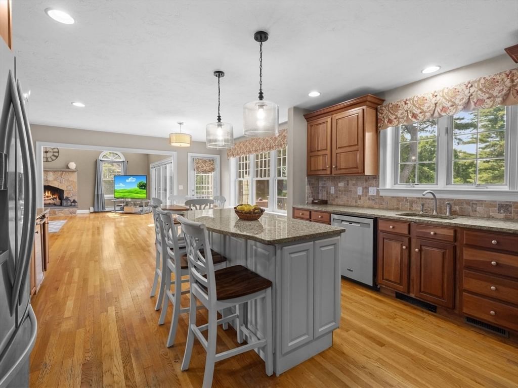 6 Warburton Lane, Westborough, MA Photo #13